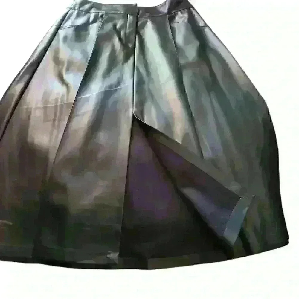 Tahari Black Faux Leather skirt sz medium - Picture 4 of 4